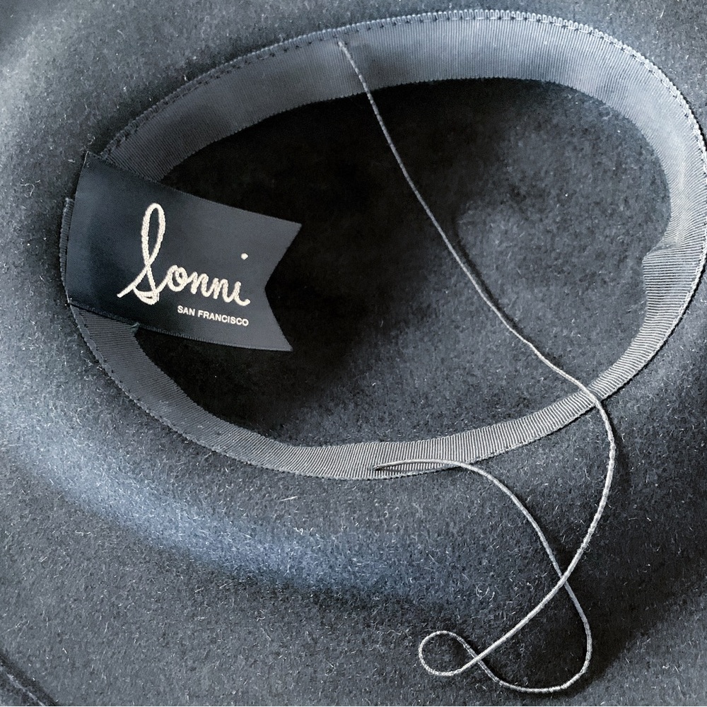 👒 1960’s Sonni San Francisco Black Wool Felt 'Tilt' Hat With Back Strap … - Picture 6 of 8